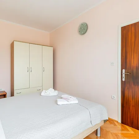 Διαμέρισμα With Parking Space Brsec, Opatija - 7796 Martina