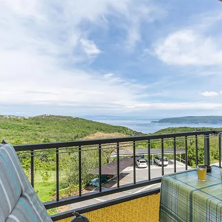 With Parking Space Brsec, Opatija - 7796 Apartamento *