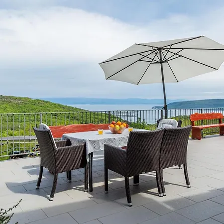 With Parking Space Brsec, Opatija - 7796 Apartman Martina